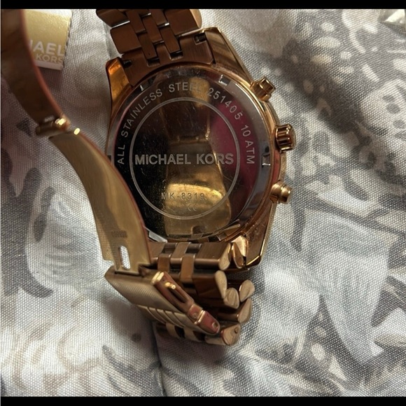 New Micheal kors unisex rose gold watch mk - Picture 4 of 7